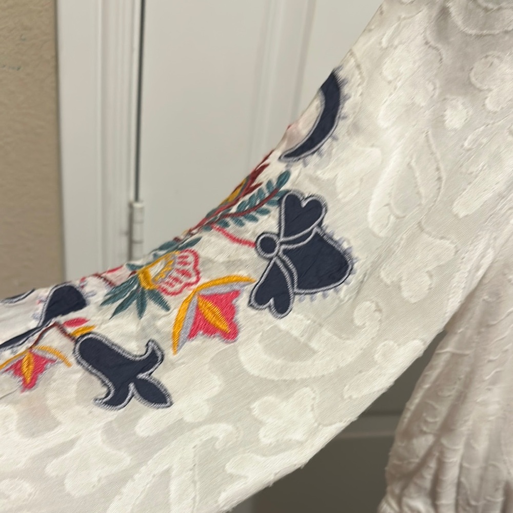 Anthropologie White Embroidered Boxy Crop Top size XS - Picture 3 of 6